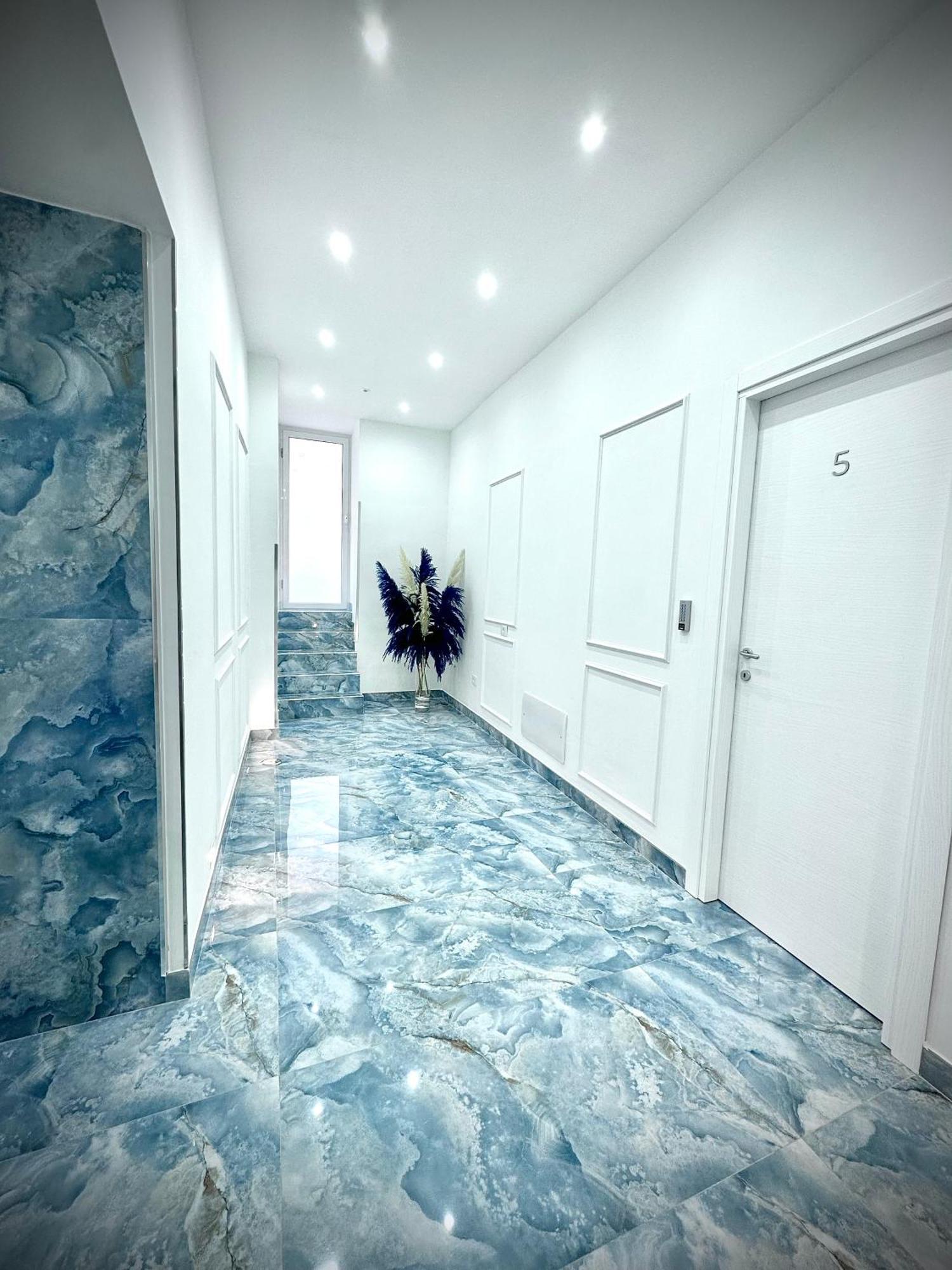 Marvit Luxury * Napels
